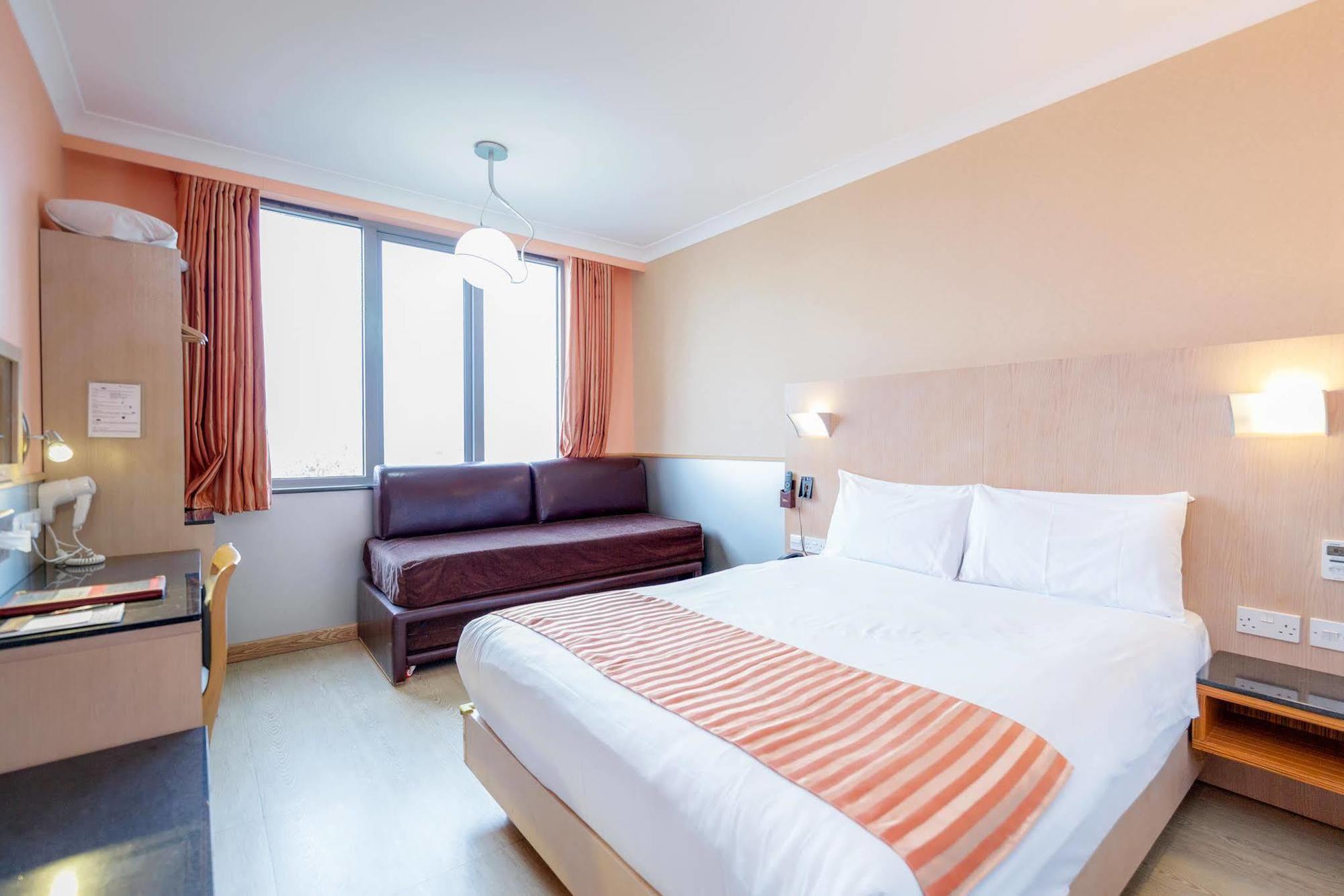 Eurotraveller Hotel - Premier - Harrow Ngoại thất bức ảnh